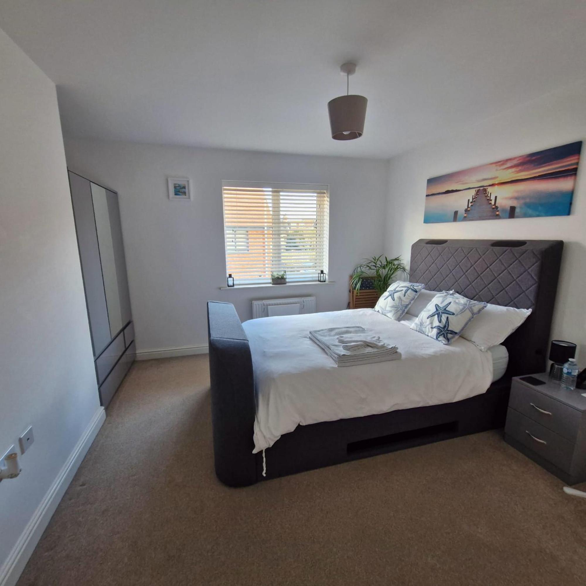 Modern Double Room With En-Suite, Parking & Fast Wifi - Close To Beach Sandgate Exteriör bild