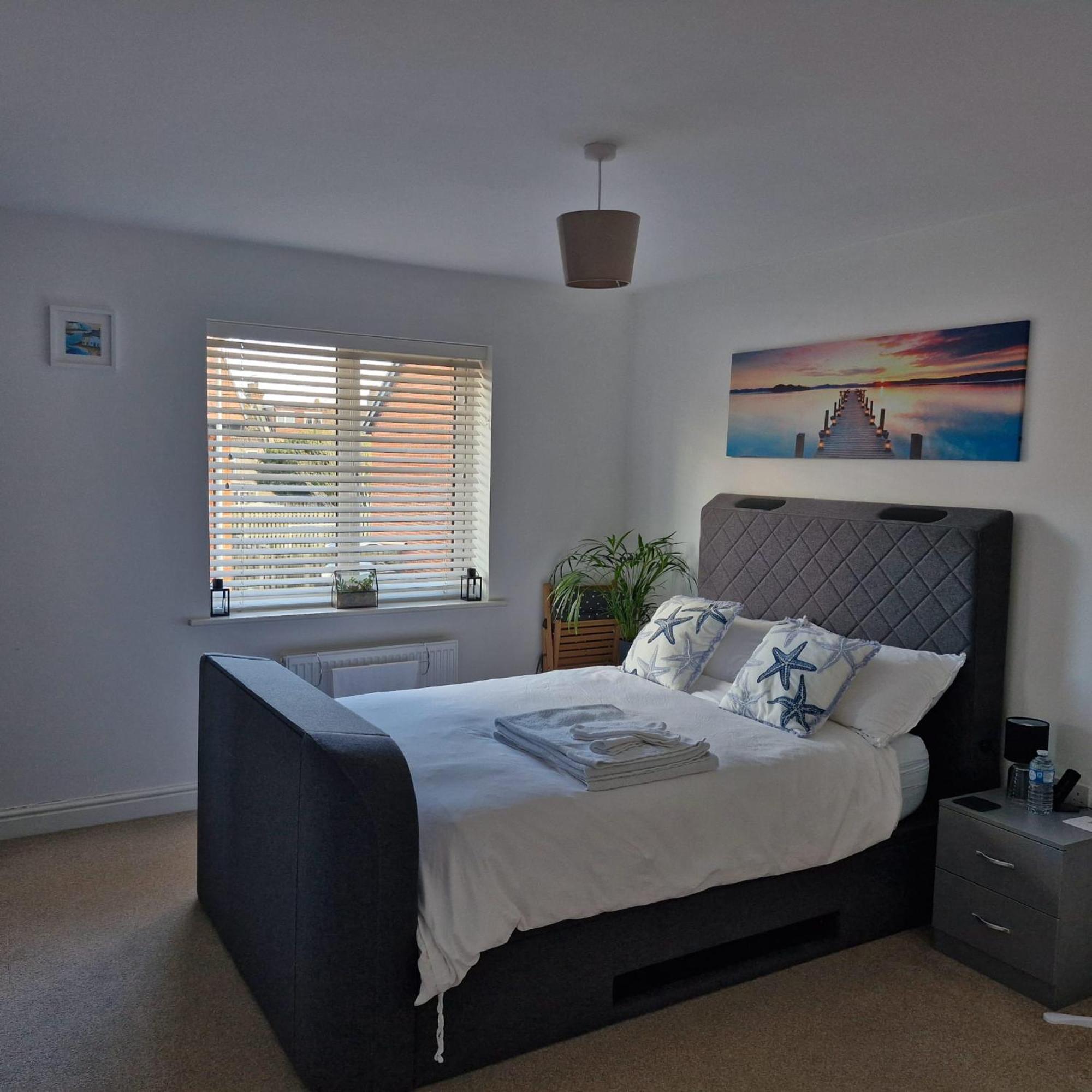 Modern Double Room With En-Suite, Parking & Fast Wifi - Close To Beach Sandgate Exteriör bild